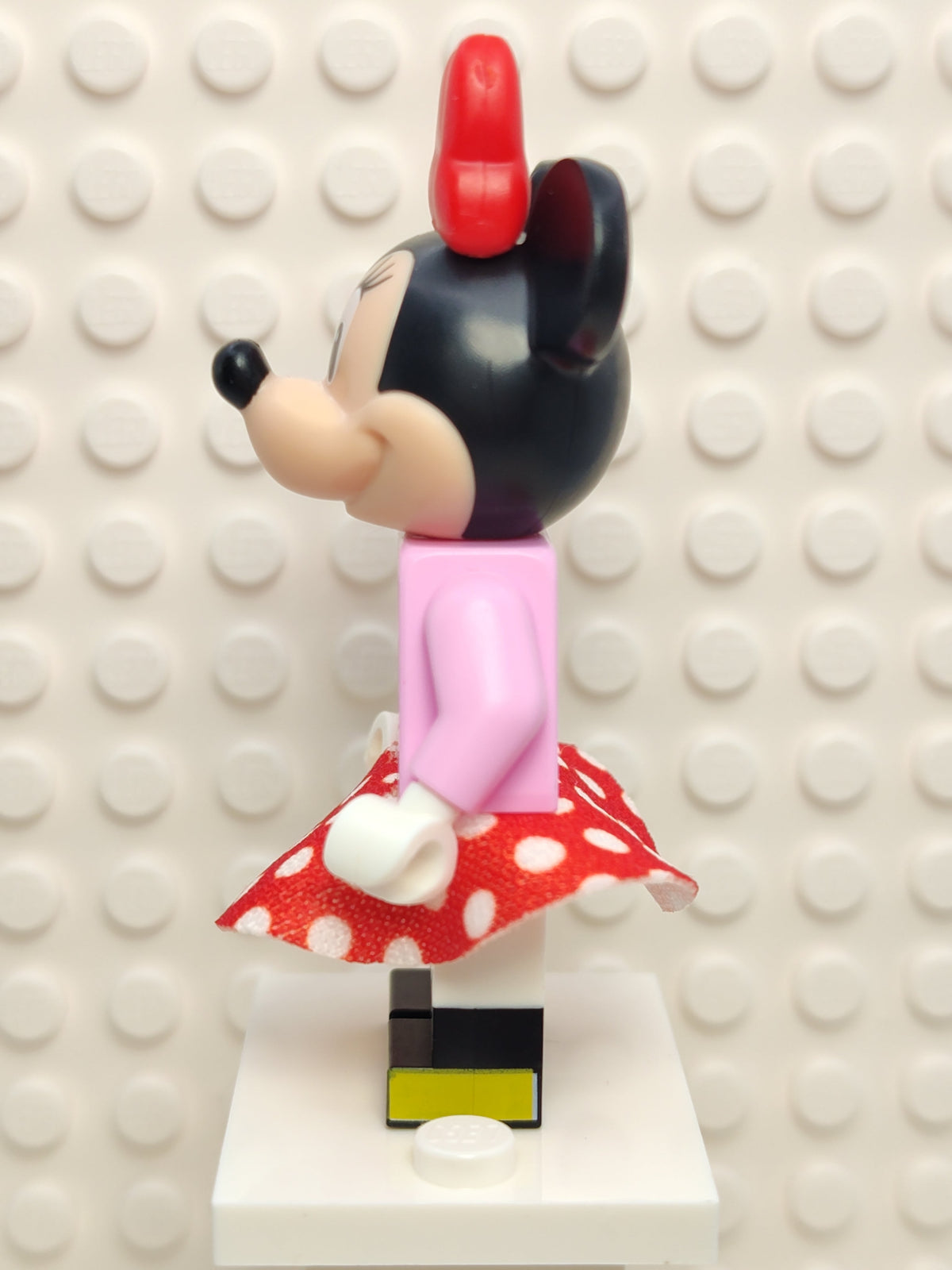 Minnie Mouse - Bright Pink Jacket with Red Bow, dis074