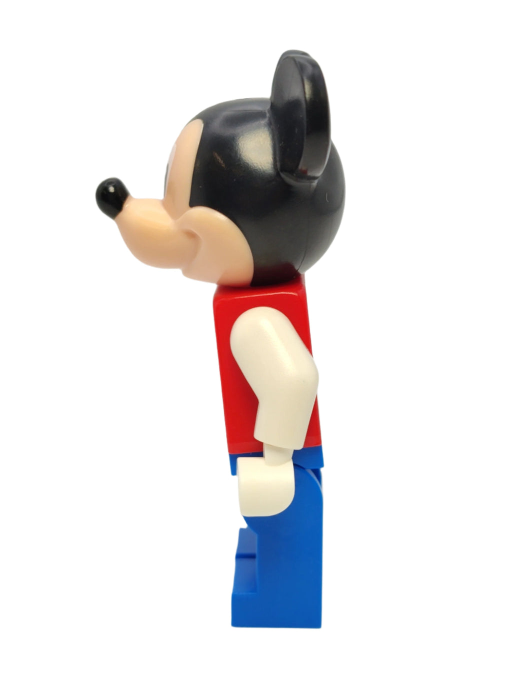 Mickey Mouse - Red Jacket with Letter M, dis075
